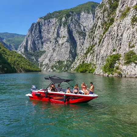 Úszó hotel Stagioni Lumi I Shales *