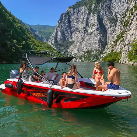Úszó hotel Stagioni Lumi I Shales